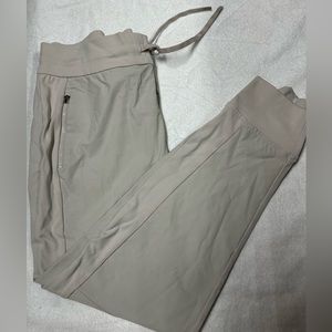 Athleta Headlands Hybrid trek Jogger sz 12